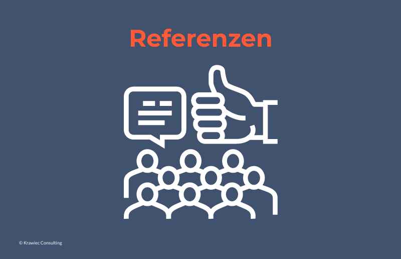 Referenzen: Symbolgrafik mit Teilnehmenden, Sprechblase und Daumen hoch – steht für positive Rückmeldungen und zufriedene Kunden im Training.
